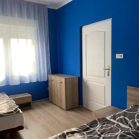Dorina Apartment *
